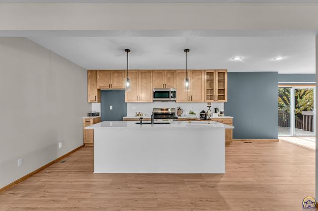 6445 SW 21st Ter, Topeka, KS 66614