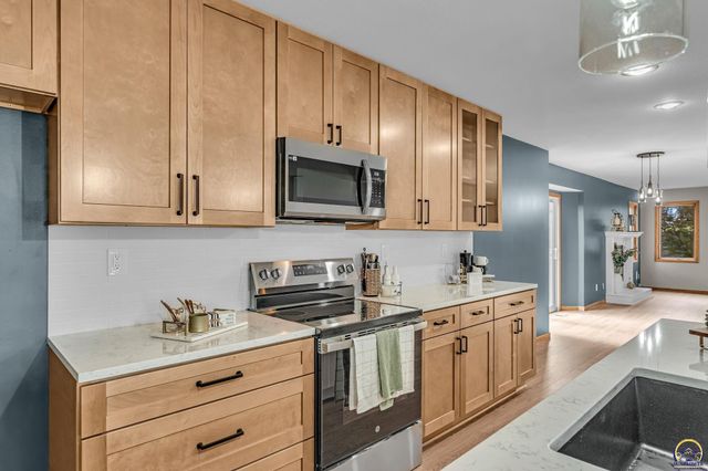 6445 SW 21st Ter, Topeka, KS 66614