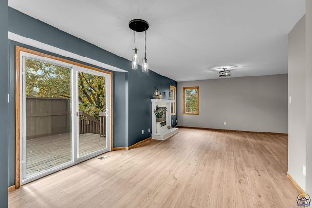 6445 SW 21st Ter, Topeka, KS 66614