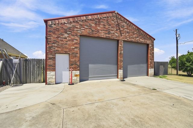429 Rugged Drive, Red Oak, TX 75154