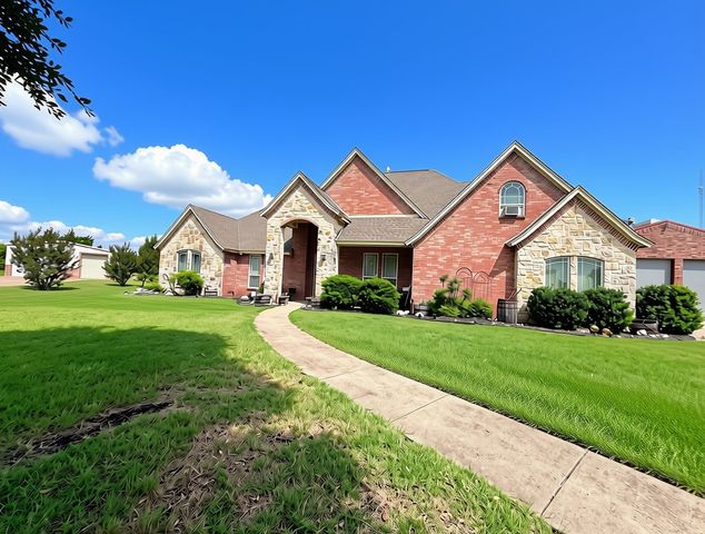429 Rugged Drive, Red Oak, TX 75154