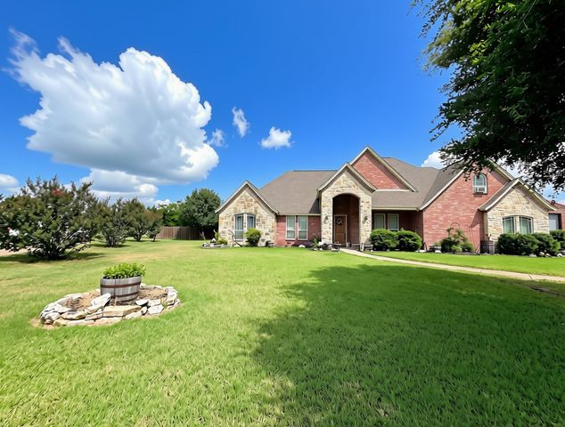 429 Rugged Drive, Red Oak, TX 75154
