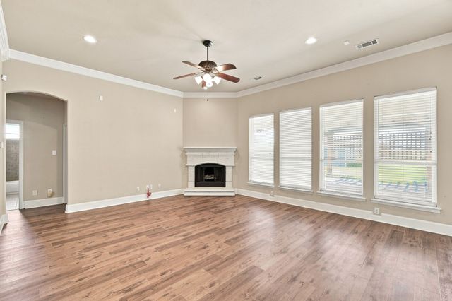 429 Rugged Drive, Red Oak, TX 75154