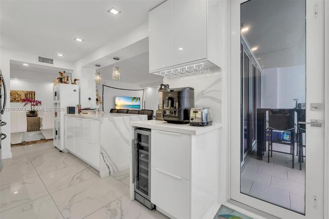 18071 Biscayne Blvd 901, Aventura, FL 33160