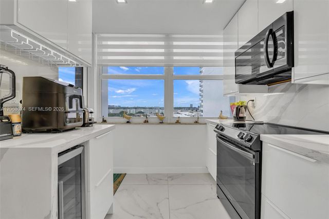 18071 Biscayne Blvd 901, Aventura, FL 33160