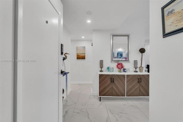 18071 Biscayne Blvd 901, Aventura, FL 33160