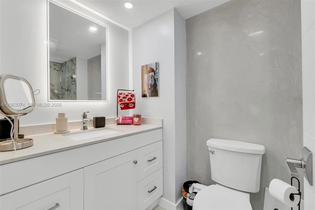 18071 Biscayne Blvd 901, Aventura, FL 33160