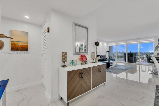18071 Biscayne Blvd 901, Aventura, FL 33160