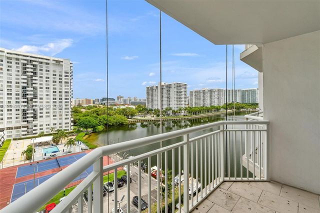 18071 Biscayne Blvd 901, Aventura, FL 33160
