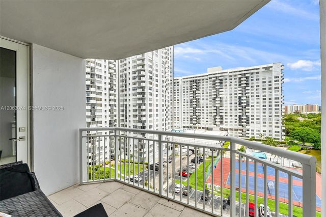 18071 Biscayne Blvd 901, Aventura, FL 33160