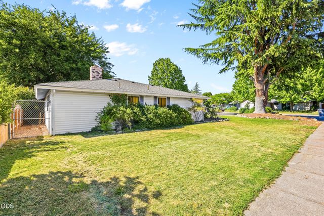 2951 Barclay Road, Medford, OR 97504