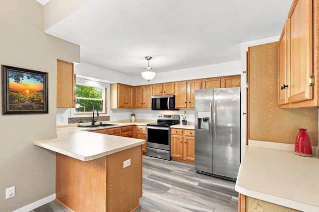 631 Constitution Lane, Deforest, WI 53532