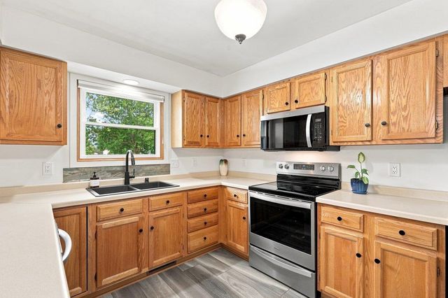 631 Constitution Lane, Deforest, WI 53532