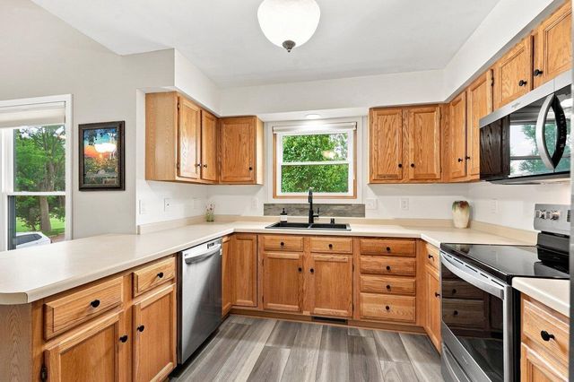 631 Constitution Lane, Deforest, WI 53532