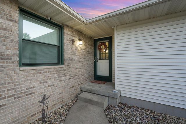 631 Constitution Lane, Deforest, WI 53532