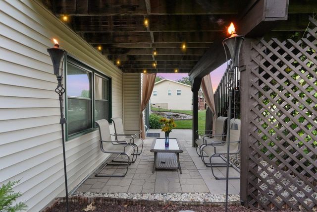 631 Constitution Lane, Deforest, WI 53532
