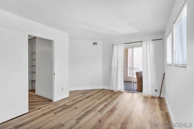 7247 Camino Degrazia 43, San Diego, CA 92111