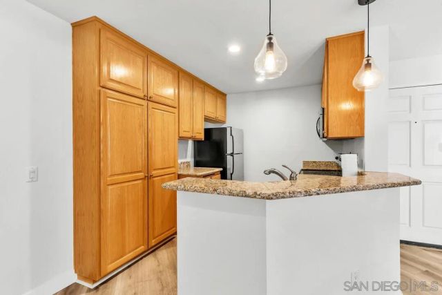 7247 Camino Degrazia 43, San Diego, CA 92111