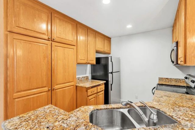 7247 Camino Degrazia 43, San Diego, CA 92111
