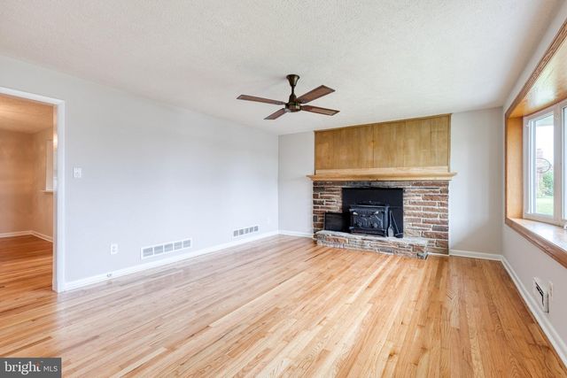 8306 BERKFIELD RD, Baltimore, MD 21237