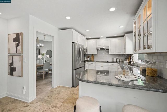 38 Wildwood Ct, Pleasant Hill, CA 94523