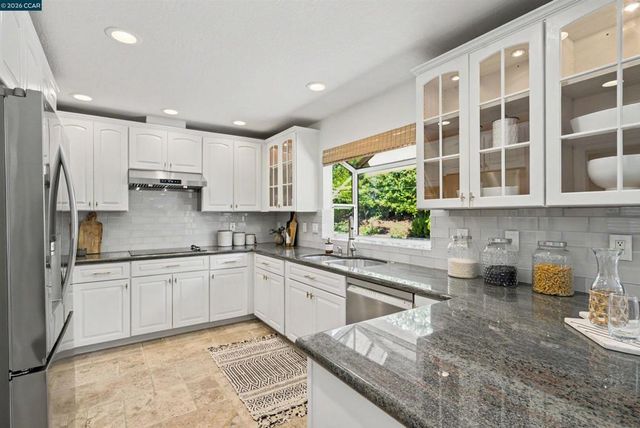 38 Wildwood Ct, Pleasant Hill, CA 94523