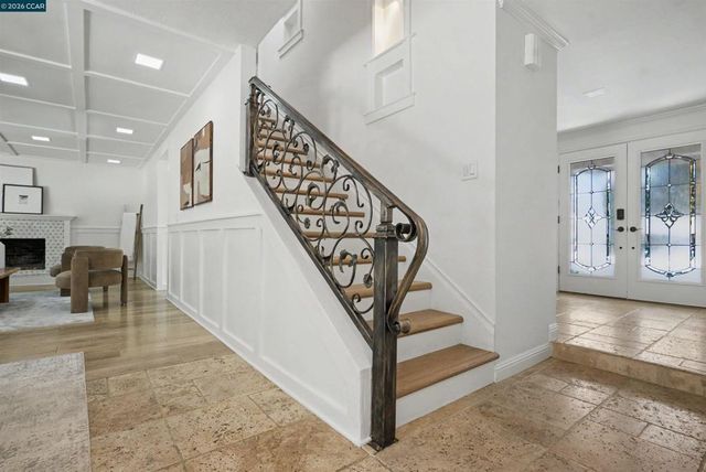 38 Wildwood Ct, Pleasant Hill, CA 94523