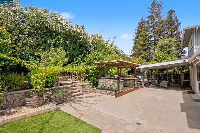 38 Wildwood Ct, Pleasant Hill, CA 94523