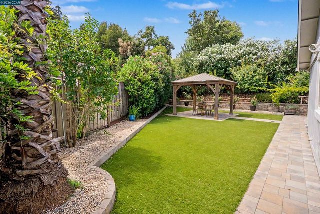 38 Wildwood Ct, Pleasant Hill, CA 94523