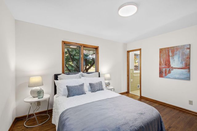 15701 Oak Ridge Road, Eden Prairie, MN 55346