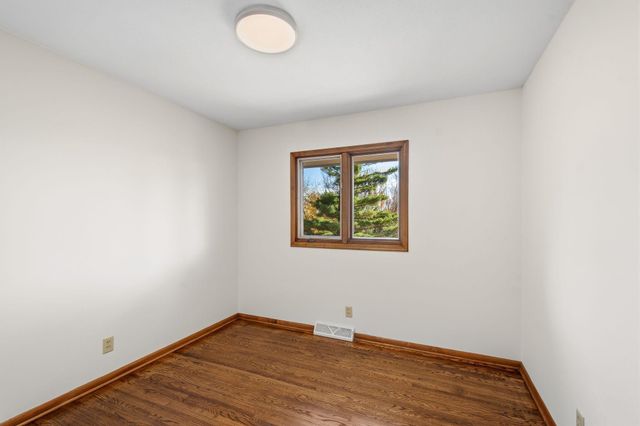 15701 Oak Ridge Road, Eden Prairie, MN 55346