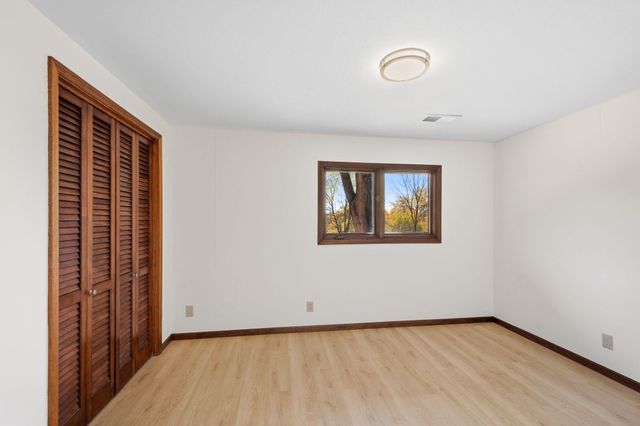 15701 Oak Ridge Road, Eden Prairie, MN 55346