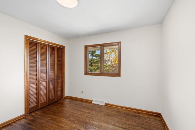 15701 Oak Ridge Road, Eden Prairie, MN 55346