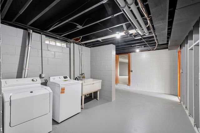 15701 Oak Ridge Road, Eden Prairie, MN 55346