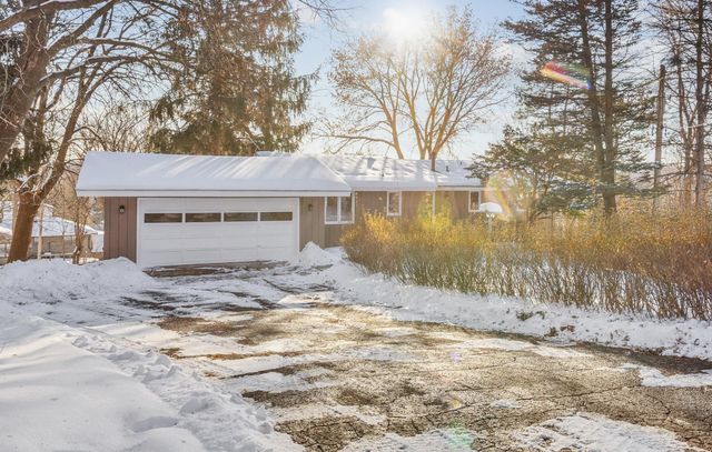 15701 Oak Ridge Road, Eden Prairie, MN 55346