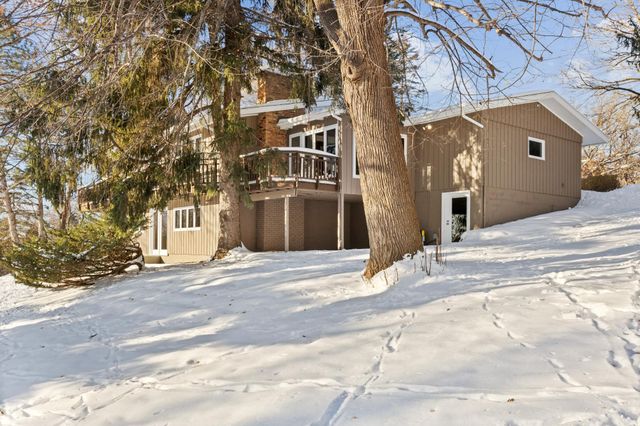 15701 Oak Ridge Road, Eden Prairie, MN 55346