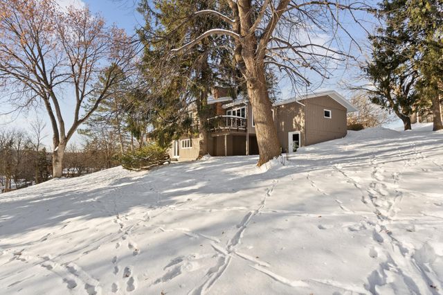 15701 Oak Ridge Road, Eden Prairie, MN 55346