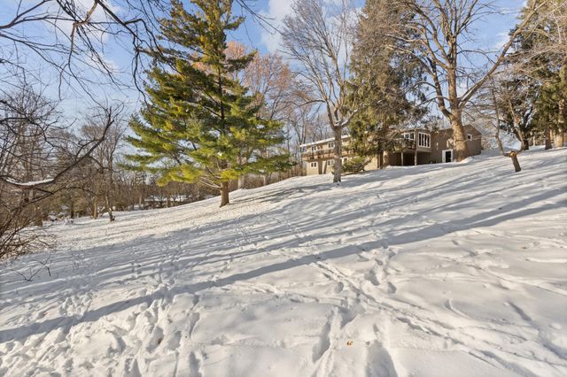 15701 Oak Ridge Road, Eden Prairie, MN 55346