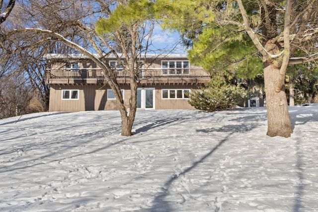 15701 Oak Ridge Road, Eden Prairie, MN 55346