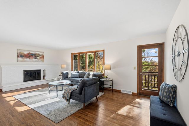 15701 Oak Ridge Road, Eden Prairie, MN 55346