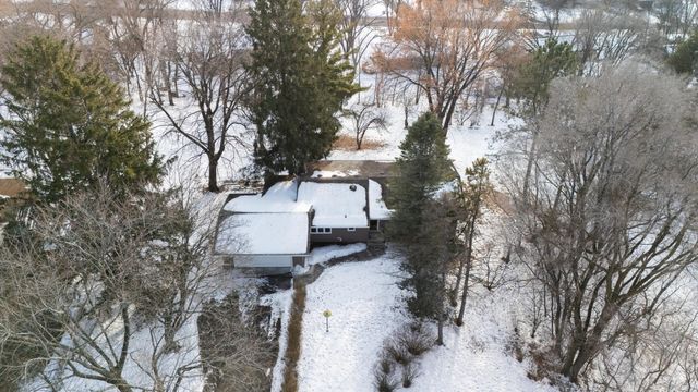 15701 Oak Ridge Road, Eden Prairie, MN 55346