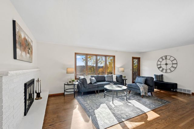 15701 Oak Ridge Road, Eden Prairie, MN 55346