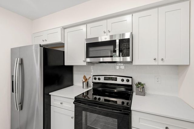 15701 Oak Ridge Road, Eden Prairie, MN 55346