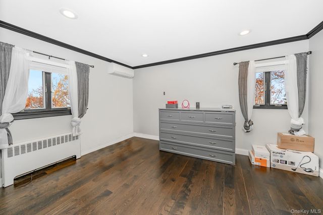 264 W End Avenue, Massapequa, NY 11758