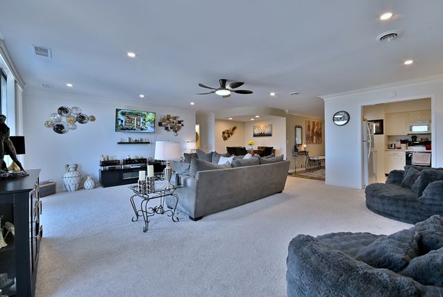 190 S Wood Dale Road 902, Wood Dale, IL 60191