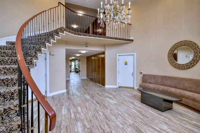 190 S Wood Dale Road 902, Wood Dale, IL 60191