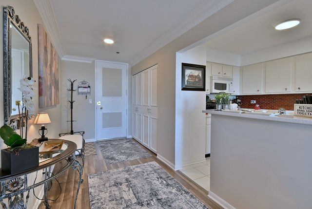 190 S Wood Dale Road 902, Wood Dale, IL 60191