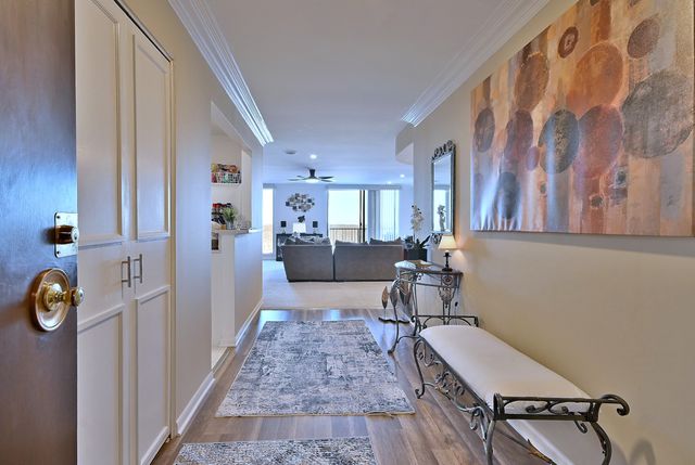 190 S Wood Dale Road 902, Wood Dale, IL 60191