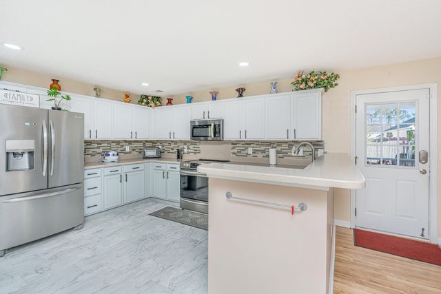 1138 Moss Grove Drive, Moncks Corner, SC 29461