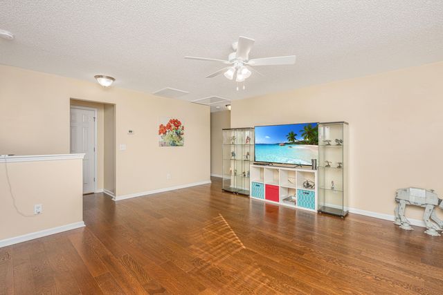 1138 Moss Grove Drive, Moncks Corner, SC 29461